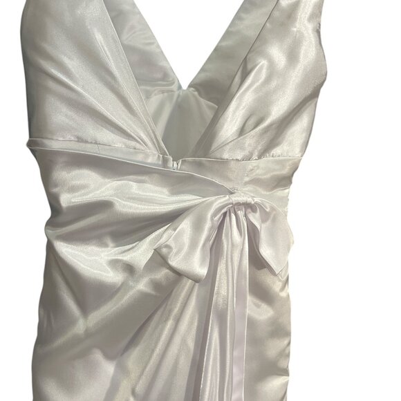 MAGGIE SOTTERO White Wedding Dress Size 4 V Plunge Hidden Bustle Beads Pearls - Picture 5 of 9